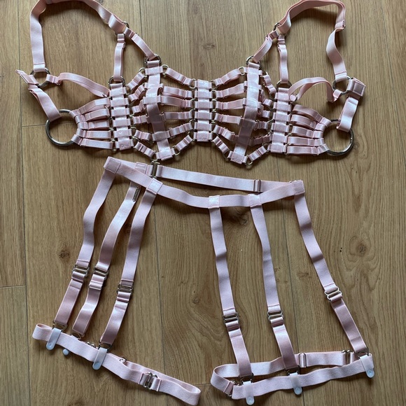 Creepyyeha Matching Lingerie Set - Liow Bra & Jalyne Garter Belt - Picture 1 of 6